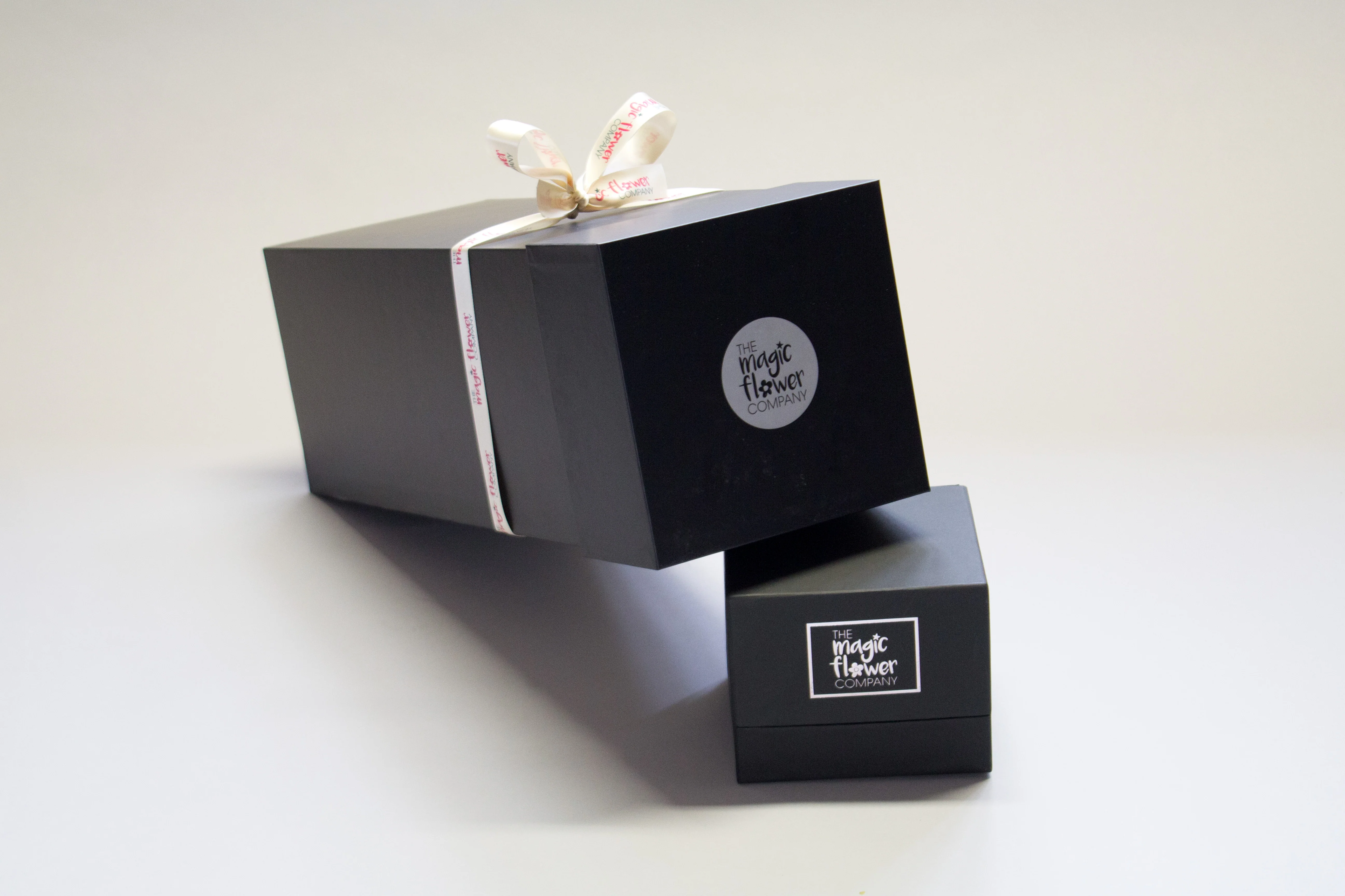 6 Premium Roses In Gift Box - Image 3